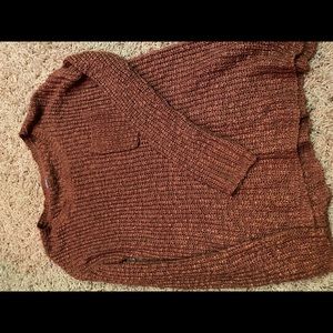 Dark mauve crew sweater with pocket